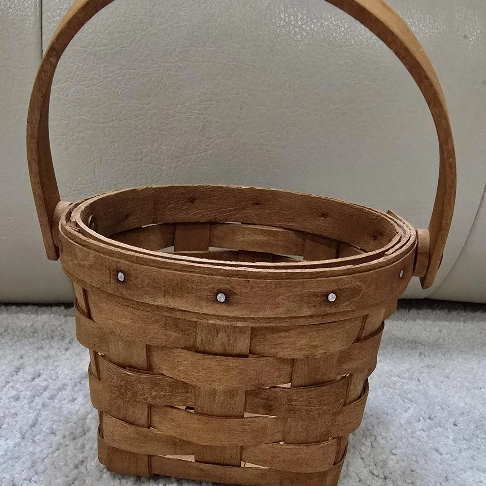 Vintage 1994 Longaberger Handwoven‎ Round Basket with Handle Dresden Ohio USA